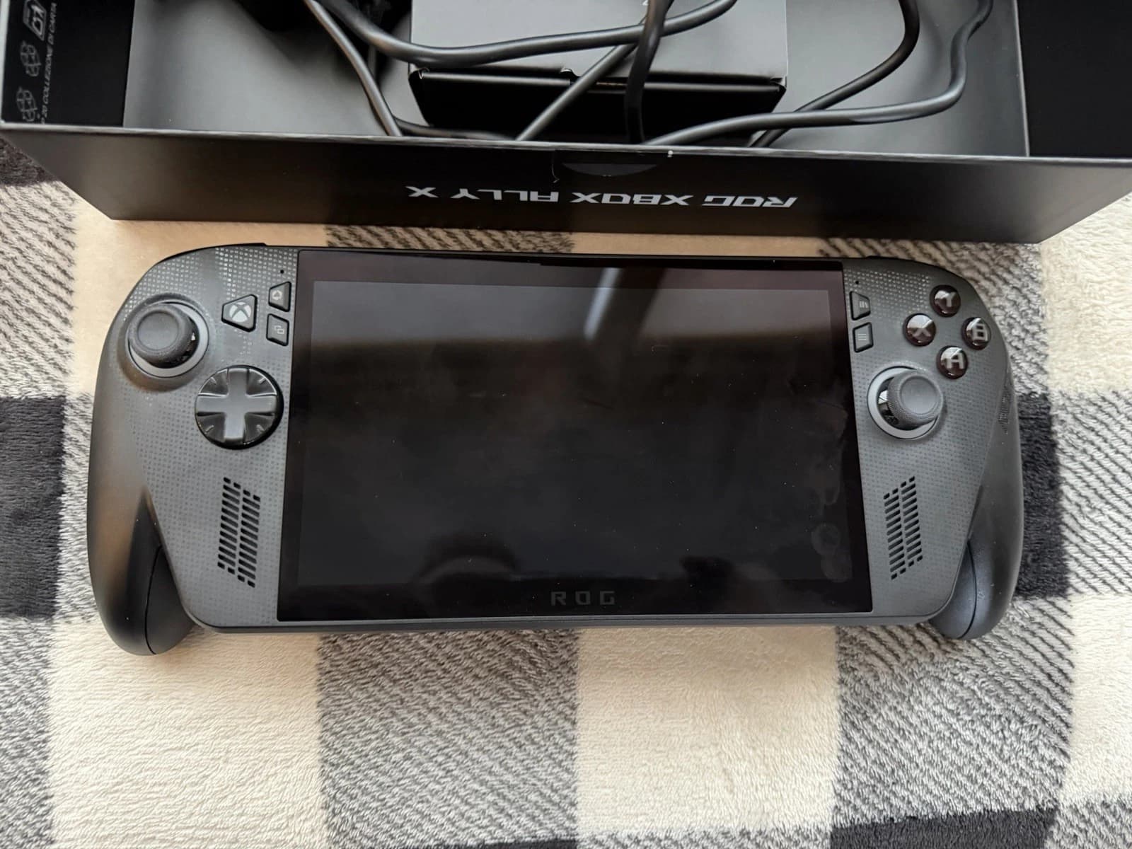 ASUS ROG Xbox Ally X AMD Ryzen AI Z2 Extreme / 24GB RAM / 1TB SSD 120Hz - Image 1