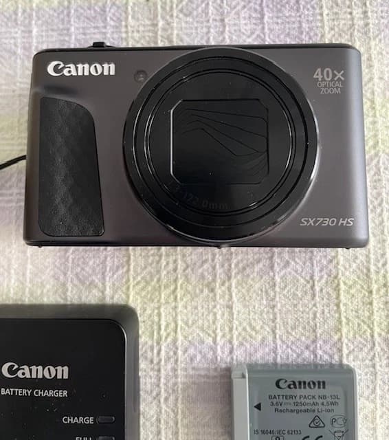 Canon PowerShot SX730 HS 20.3MP Digital Camera – Original Owner + 2 Camera Cases - Image 1