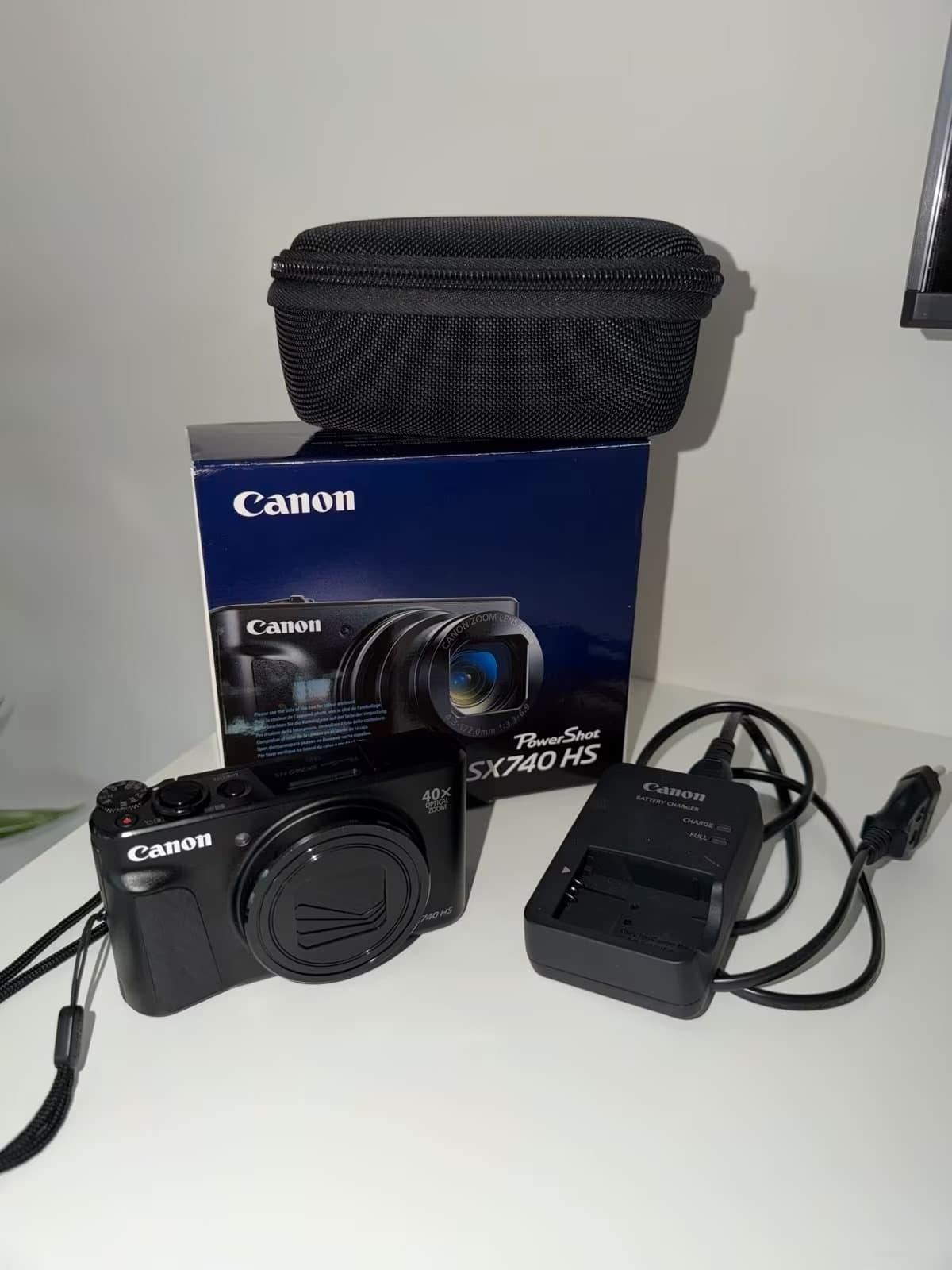 Canon PowerShot SX740 HS 20.3MP Compact Digital Camera Like New - Image 1