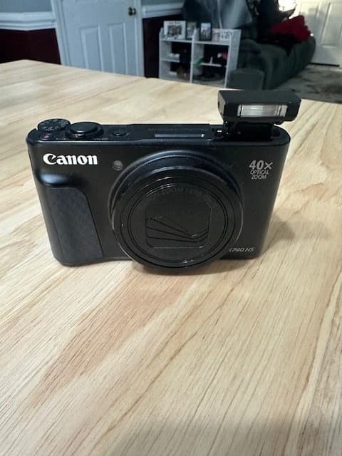 Canon PowerShot SX740 HS Black – Great Condition with Battery & Charger - Image 1
