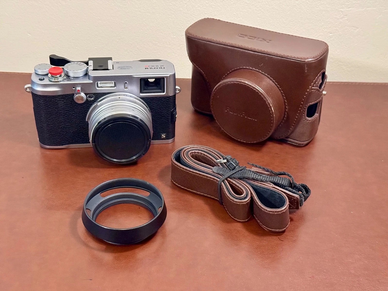 FUJIFILM Fuji x100s Digital Camera 16.3MP Compact with accessories (in Silver) - Image 1
