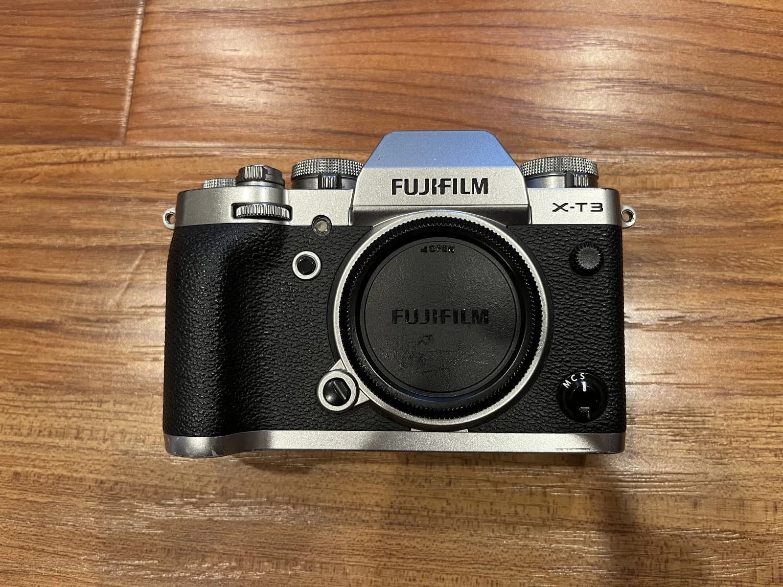 Fujifilm X-T3 26.1MP Mirrorless Digital Camera (Silver Body) – Only 1,000 Shutter Count - Image 1