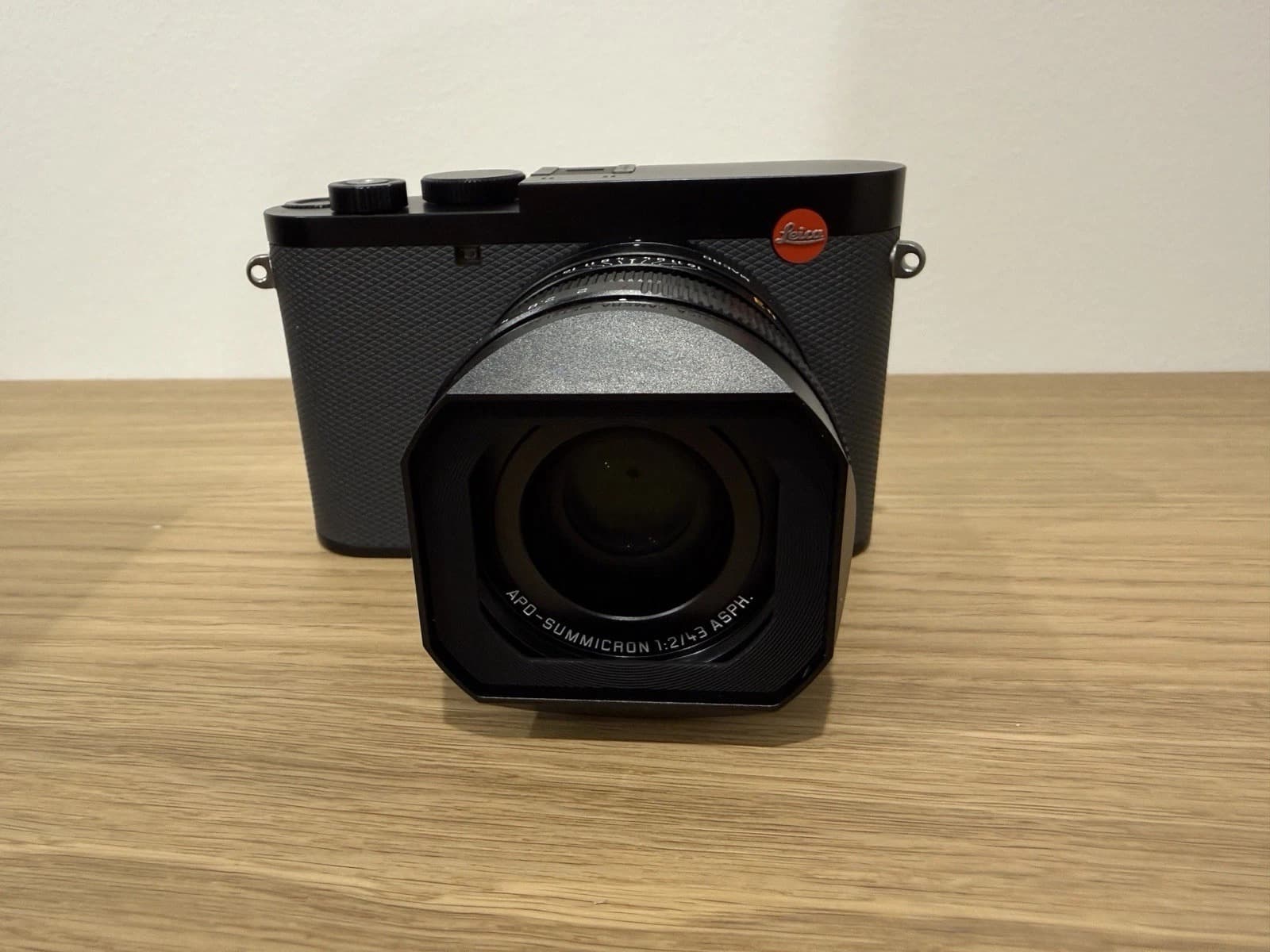 Leica Q3 43 (19084) – Black Lacquer Edition | 60MP | 43mm Compact | Like New | Original Packaging Included - Image 1
