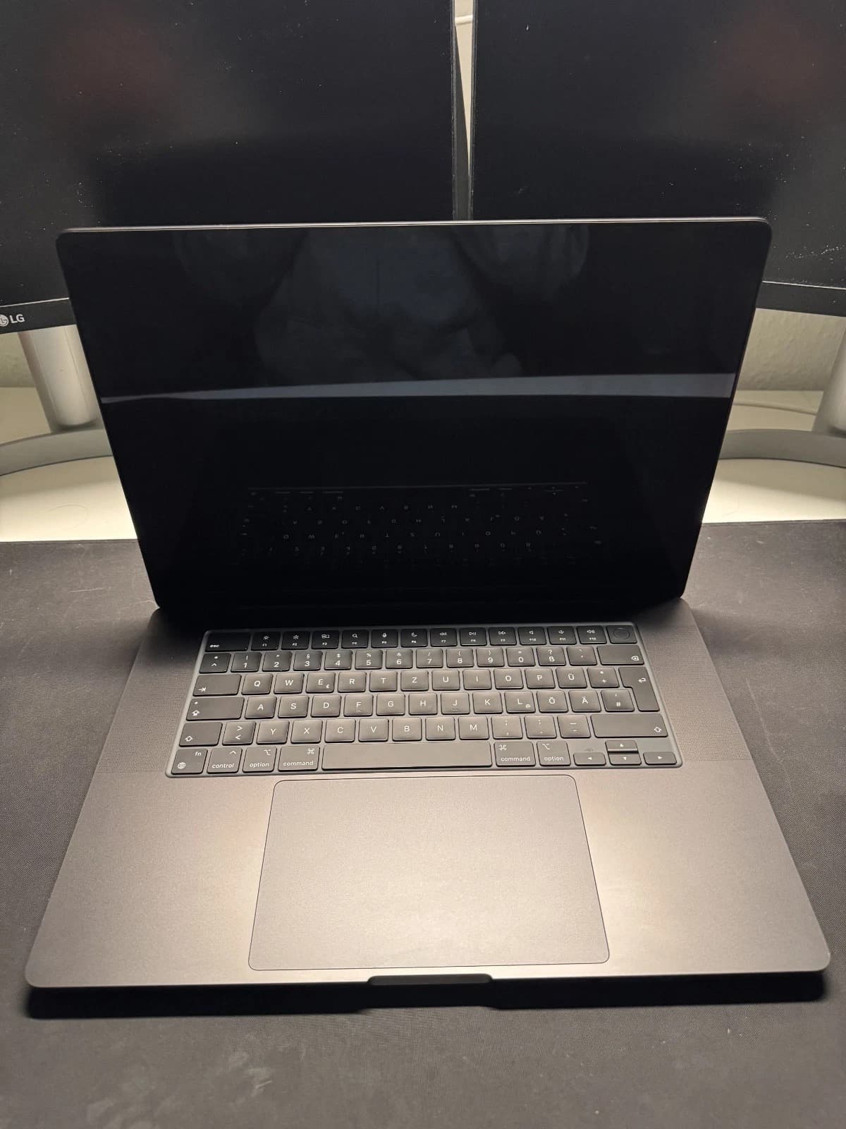 MacBook Pro 16" M4 Max 64GB 2TB - Like new - Warranty until 2026 - Image 1