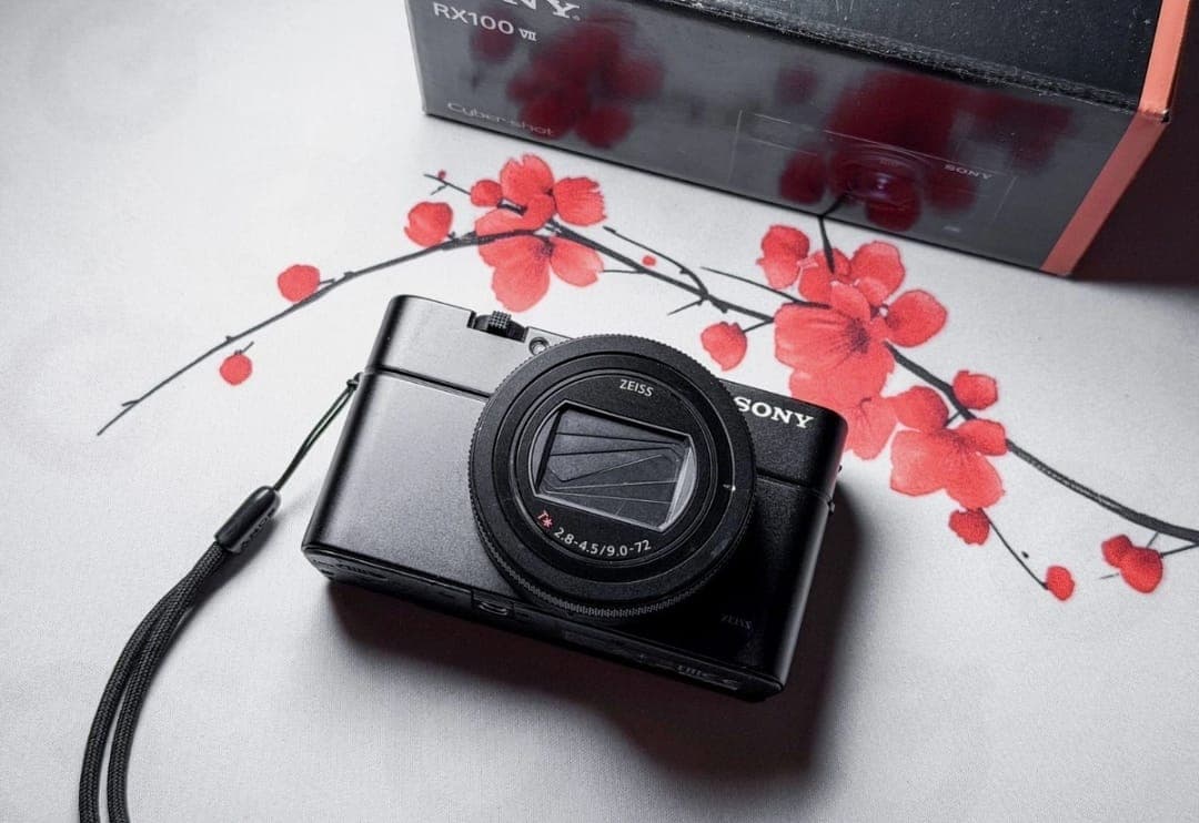 Sony RX100 VII 7 Cyber-shot ,1 Year Warranty, Mint with Box DSC-RX100 VII - Image 1